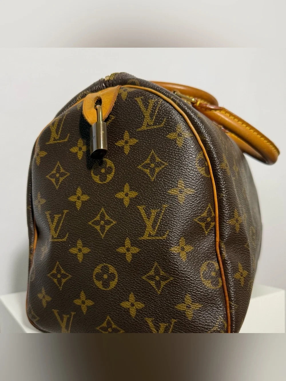 Authentic Louis Vuitton Classic Brown monogram Speedy 30 bag